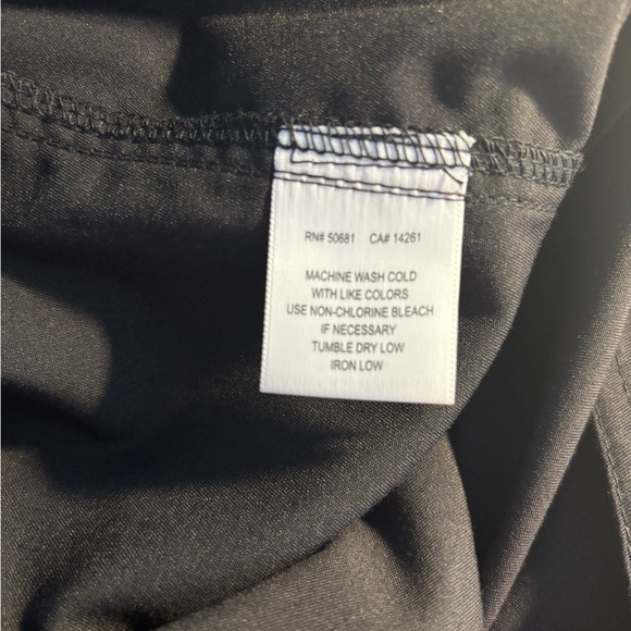 NrG by Barco Women's Black Scrub Small Top 2 Front Pocket V-neck Medical Nurse - Picture 6 of 6